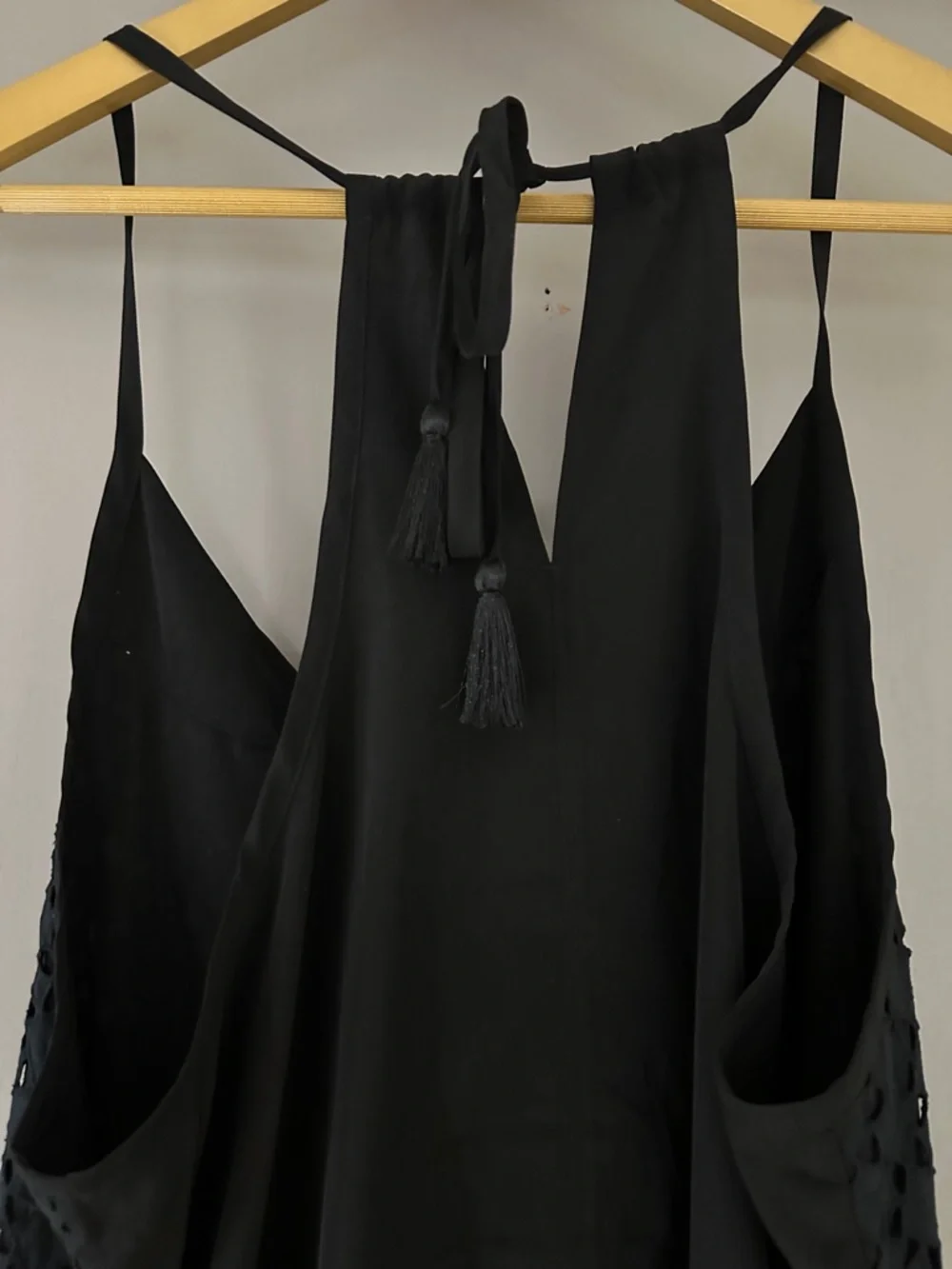 Athleta Black Eyelet Lace Halter Tank Top Women’s Spaghetti Strap Tie Back - Picture 7 of 7